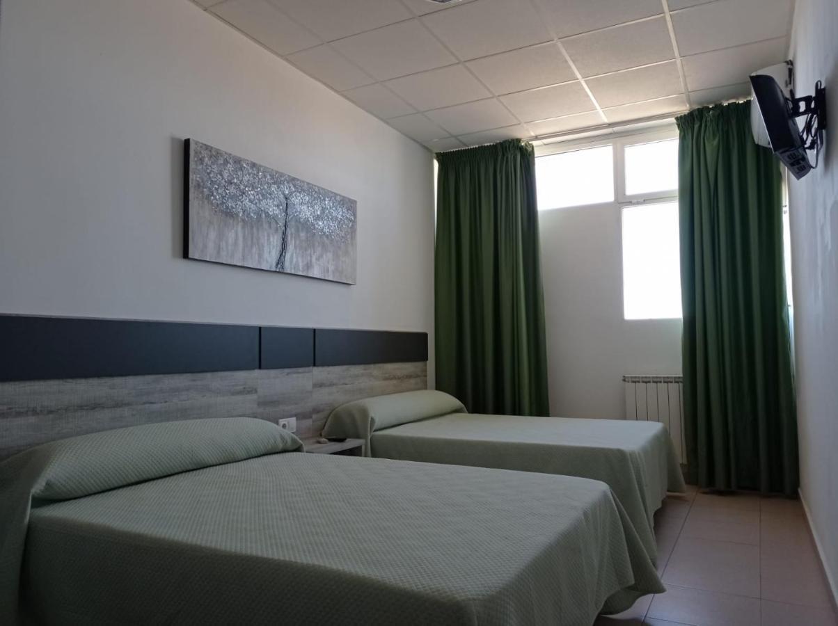 Hostal Brin Monreal del Campo Luaran gambar